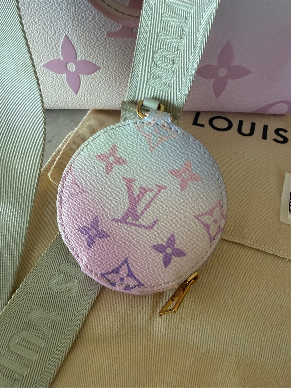 Louis Vuitton Pastel Gradient Monogram OnTheGo Tote in Pink and Lavender - Picture 8 of 11